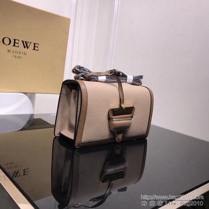 LOEWE羅意威 原單品質 Barcelona三角包 0158 最新概念款 小牛皮荔枝紋 肩背斜挎包  jdl1186